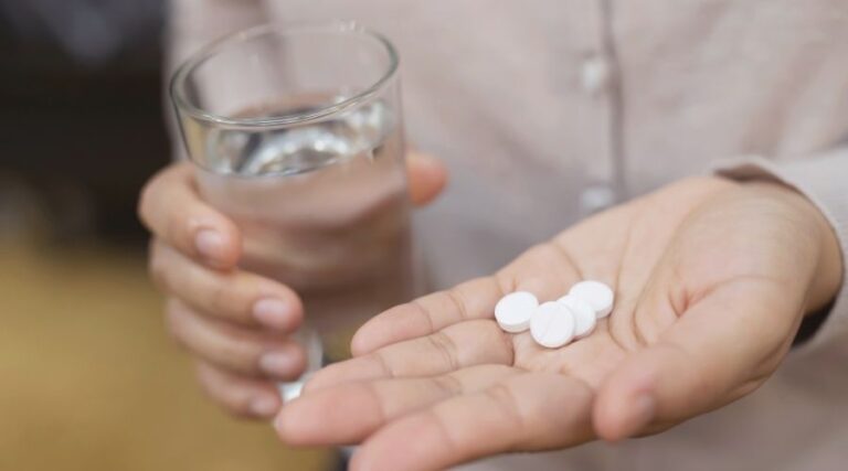 Tizanidine: Side Effects, Uses, Dose, Interaction and Precautions