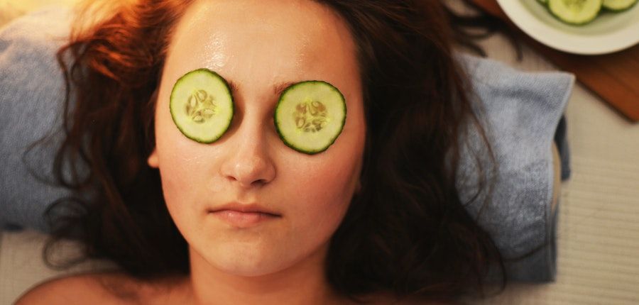 7 Natural remedies to get rid of dark circles under your eyes