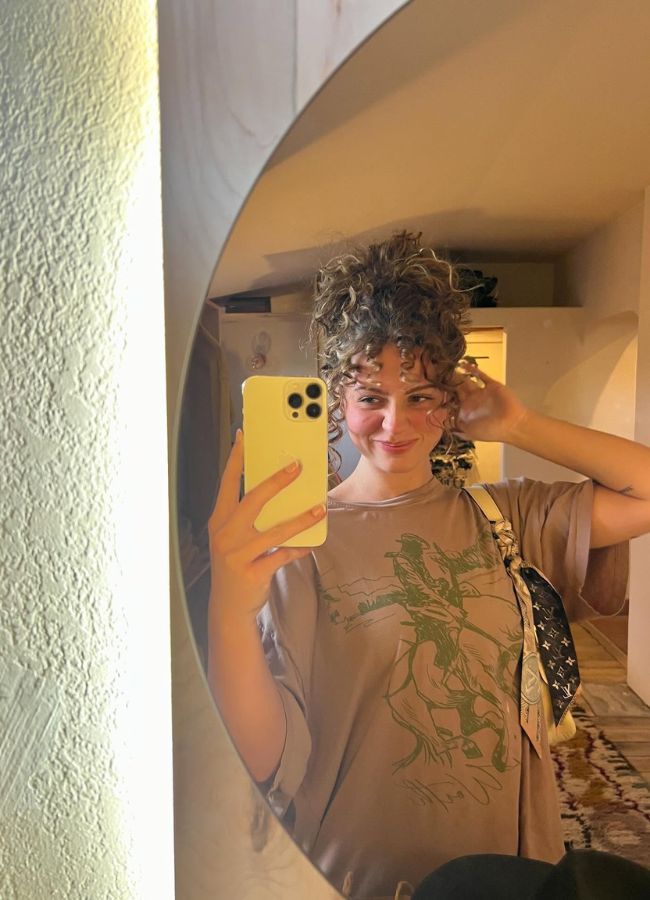 Falesha Faye Taking Selfie